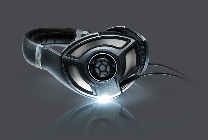 Sennheiser präsentiert den High-End-Kopfhörer HD 700 und erhält Auszeichnung